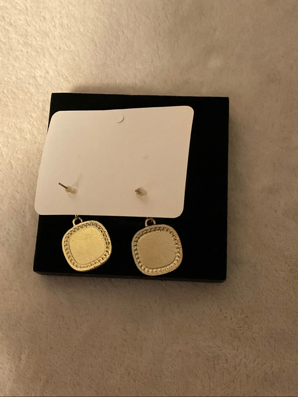 Afaic gold tone